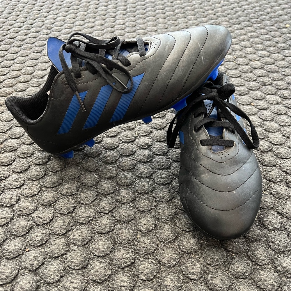 Boys soccer cleats
